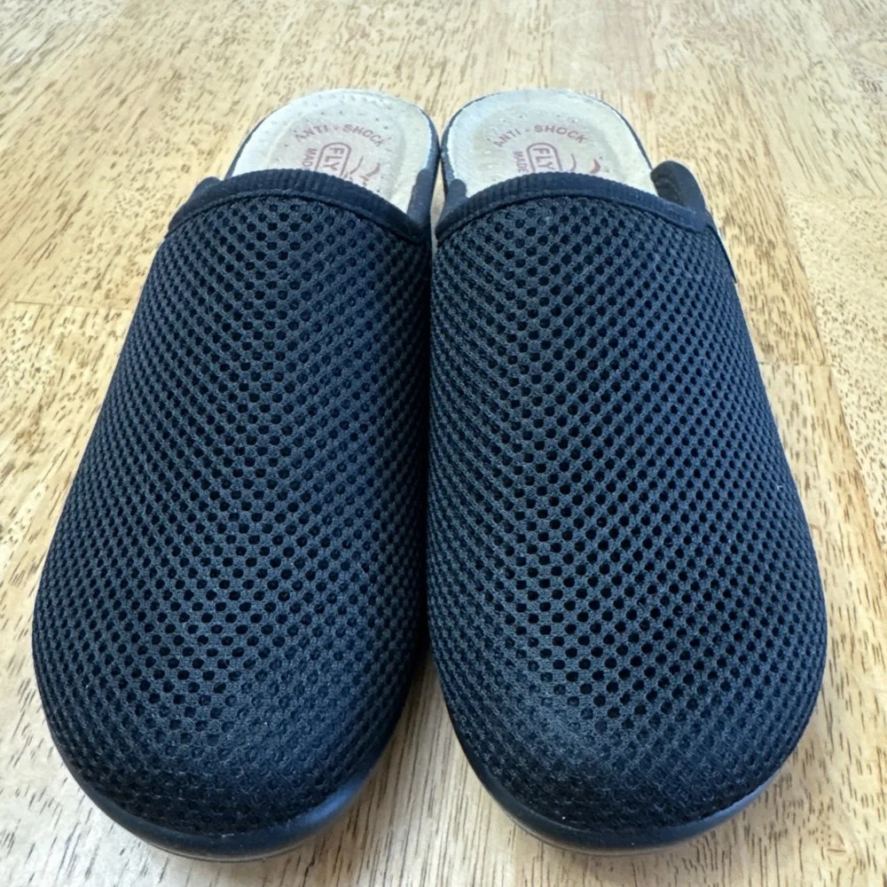 Fly Flot Black mesh Slip-on Mule Clog size 7.5 - Picture 2 of 7